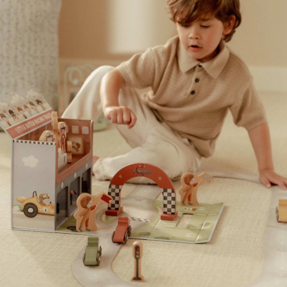 Play Case with Racetrack