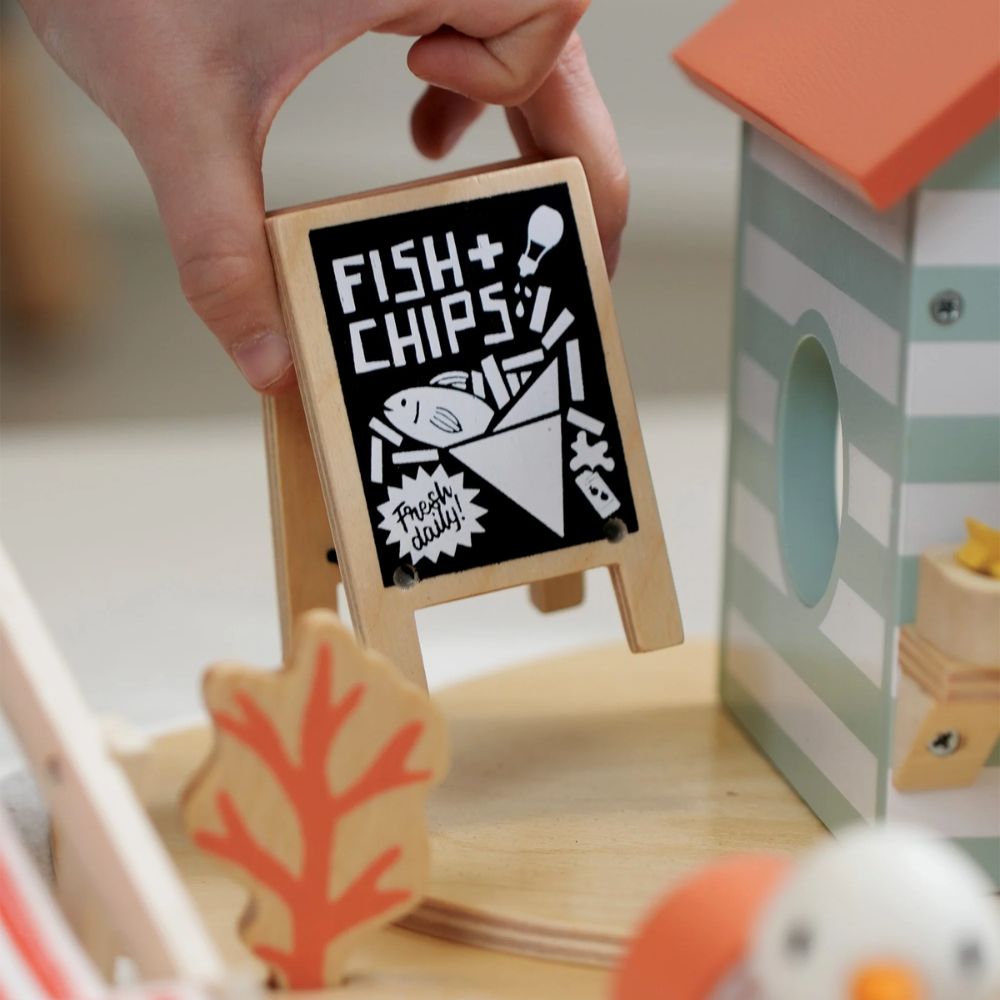 Sandy's Beach Hut - Merrywood Tales