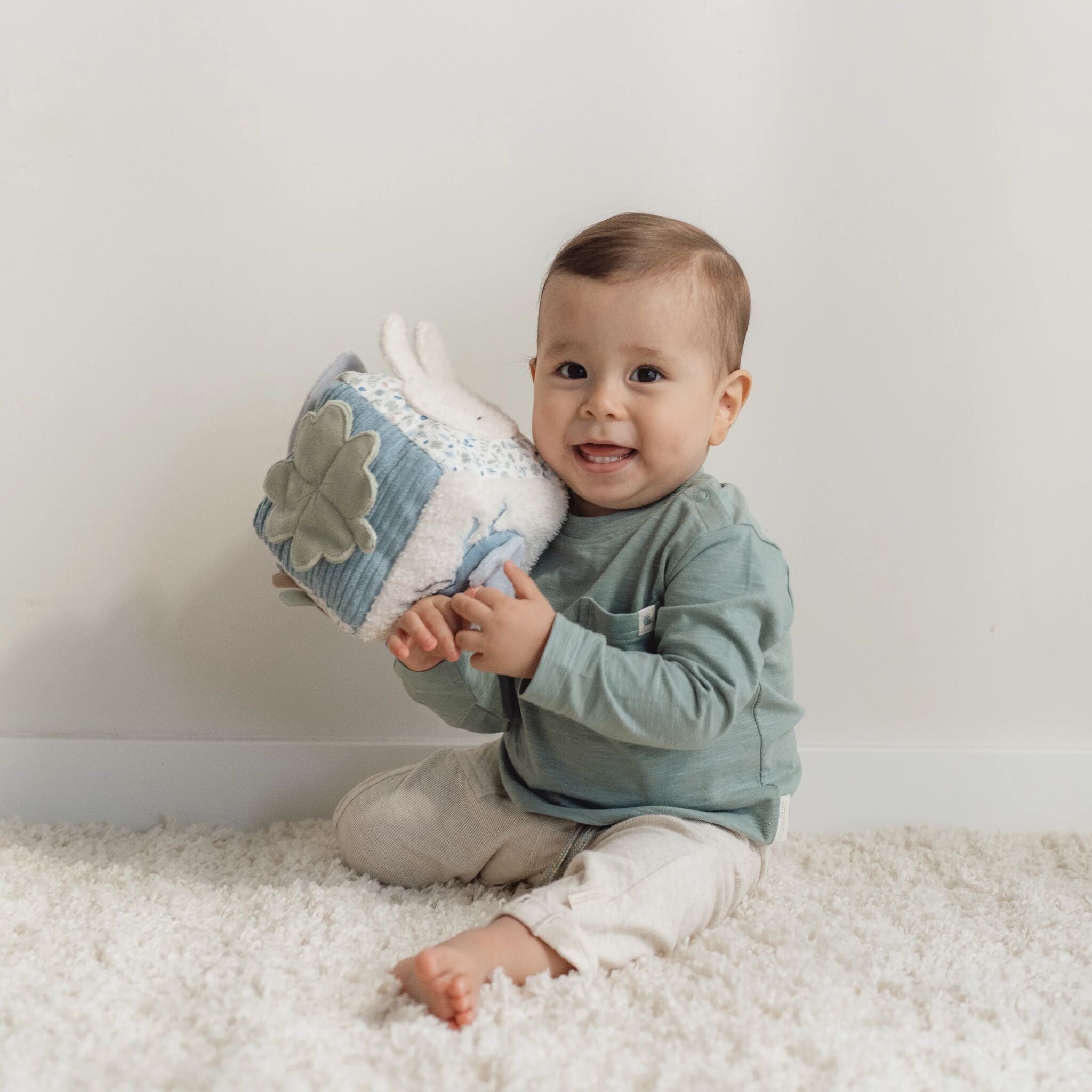 Miffy x Little Dutch Activity cube - Lucky Leaves